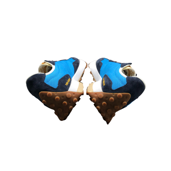 New Balance 327