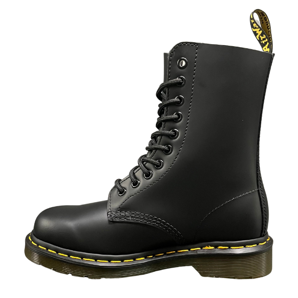 Dr. Martens 1490 Smooth Black